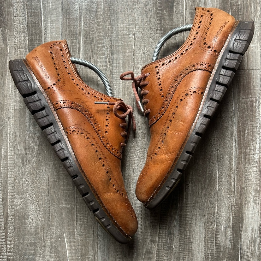 Men's Brown Leather Cole Haan shoes. Lace up. Sz 10. Smoke free home. Wing tip